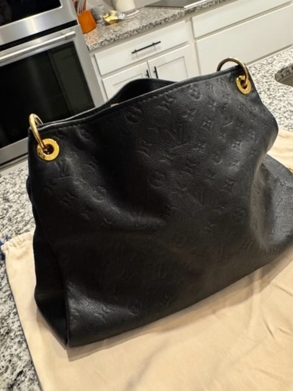 Louis Vuitton Black Embossed Leather Artsy Shoulder Bag